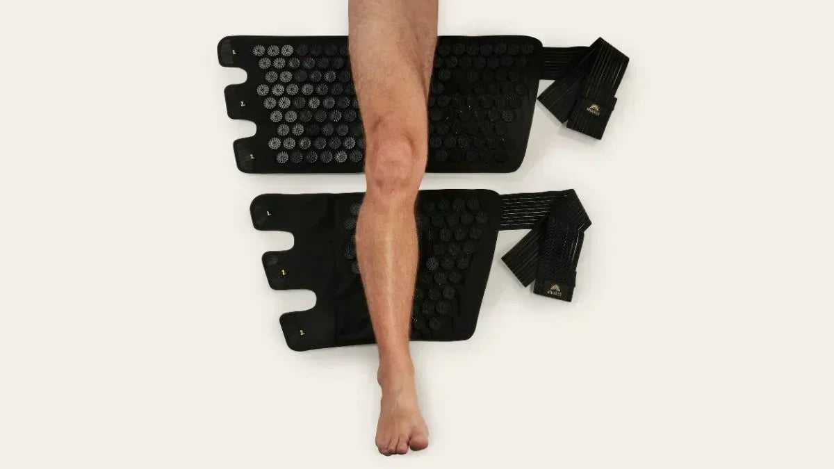 Treating lipoedema with an acupressure mat