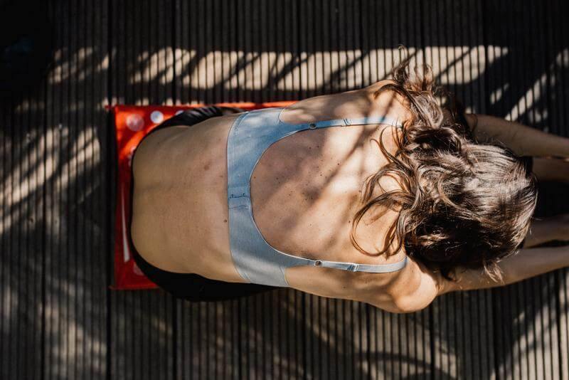 Generation Desk: Cómo ayuda la acupresión a tu cuerpo - ShaktiMat_es