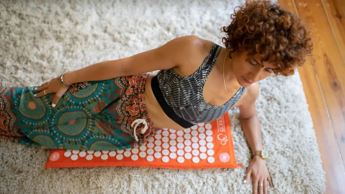 Support postnatal recovery with acupressure